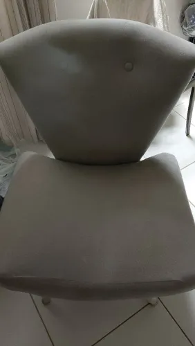 Poltrona cinza quase nem usada por 150 reais