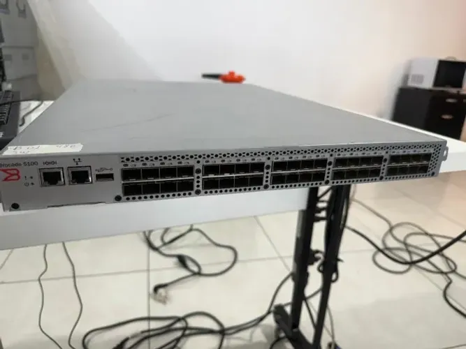 Switch Fiber Channel Brocade 5100 - 48 Portas 8Gbps