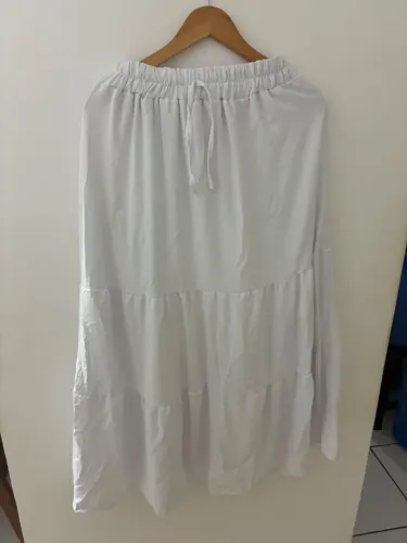  2 Saias brancas tam único com elástico 