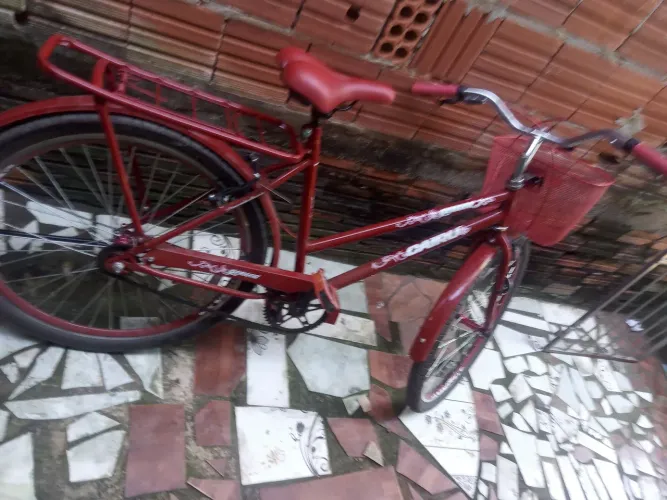 Vendo essa bicicleta valo 600 reais número pra contato *
