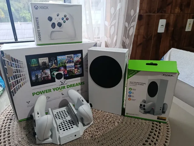 Xbox Séries S IMPECÁVEL