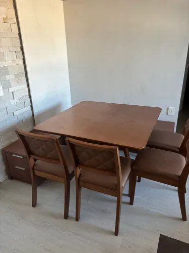 Mesa de madeira 1,20x1,20