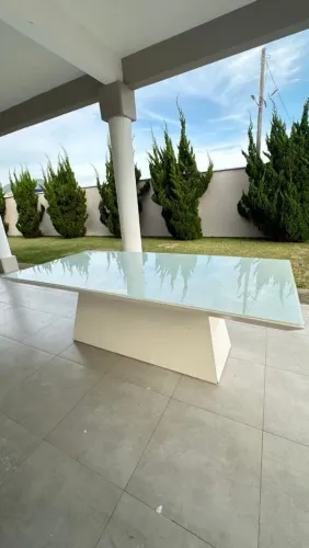 Mesa de vidro em bom estado