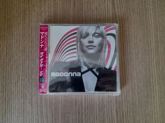 Madonna CD Single Japan Edition Die Another Day com OBI.