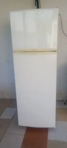 Vende-se Geladeira Eletrolux