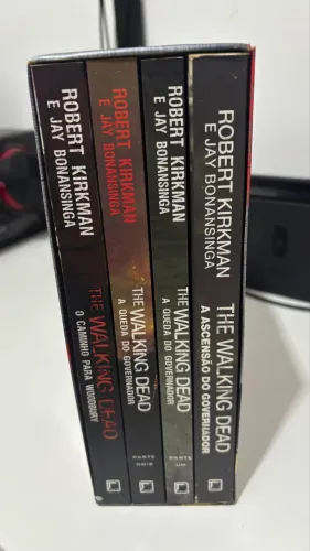 Box 4 Livros The walking Dead