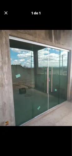 PORTAS E JANELAS DE VIDRO