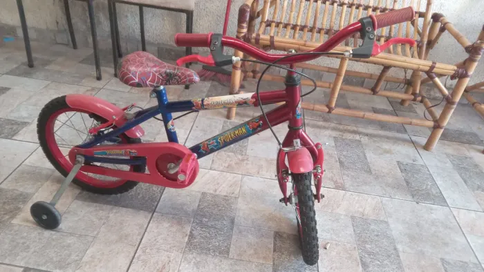 Bicicleta infantil homem aranha
