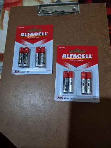 Kit com 8 pilhas, sendo 4 palitos e 4 pilhas AA