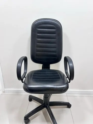 Cadeira escritório confortável 