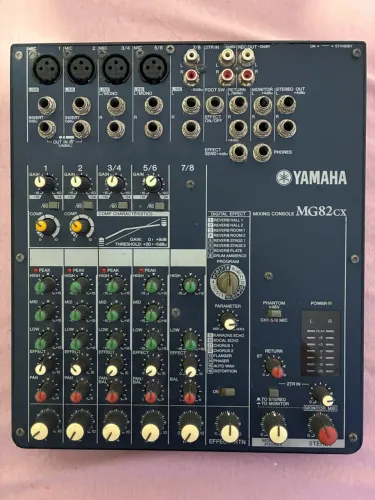Mesa de som Yamaha MG82cx