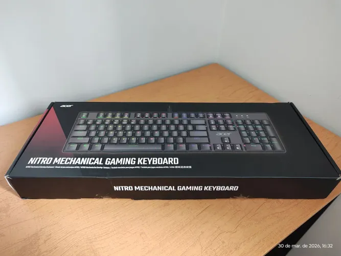 Teclado mecânico Acer Nitro NKW202