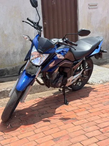 Titan 160 vendo ou troco 