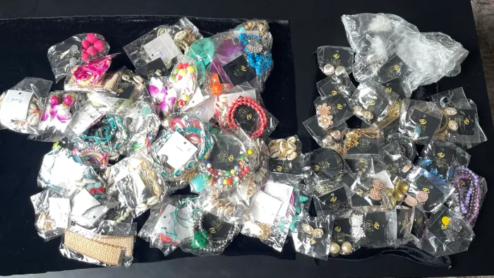 KIT PARA COMEÇAR A VENDER BIJUTERIAS/SEMIJOIAS
