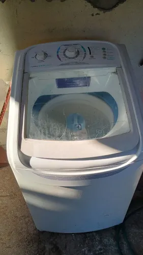 Máquina de lavar roupas Eletrolux 10k