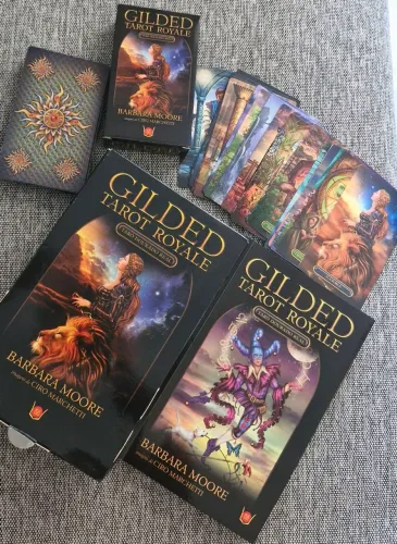 Conjunto de baralhos de tarot com livros complementares!