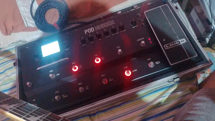 Pedaleira line 6 pod hd500x
