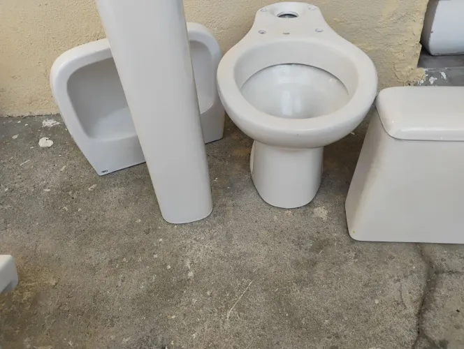 Vaso e pia banheiro