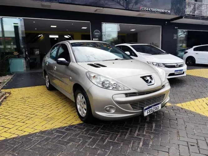 Peugeot 207 Sedan Passion XR 1.4 Flex 8V 4P 2010