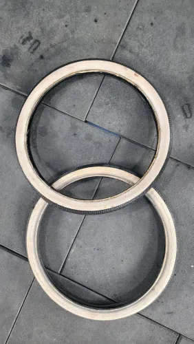 Par de Pneus Pirelli Mini Super Aro 20 - Faixa Branca Original berlineta monareta