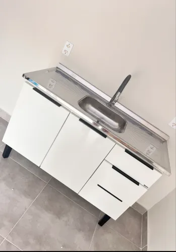 Pia de inox com gabinete
