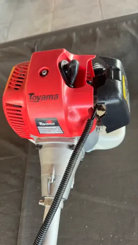 Roçadeira Toyama TBC52X NA GARANTIA