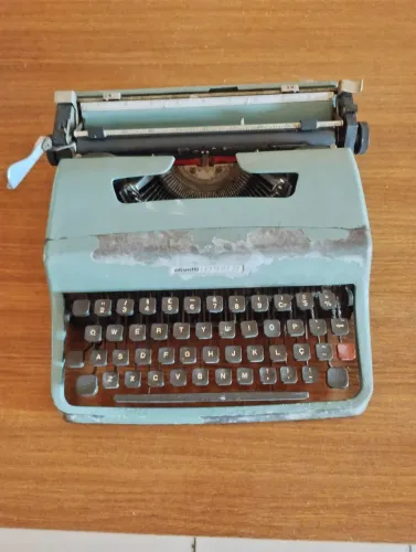 Máquina de datilografia Olivette