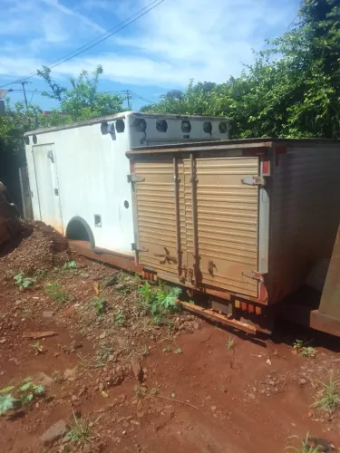 Bau S10 em ótimo estado