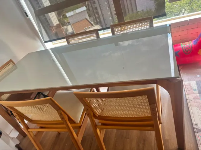 Mesa de jantar - Madeira Maciça