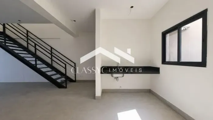 Loja ampla com 150,78 m², Santa Mônica, Uberlândia | Acesso, Estacionamento e Copa.