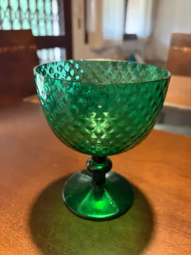 Linda Bomboniere ou taça para sobremesa
