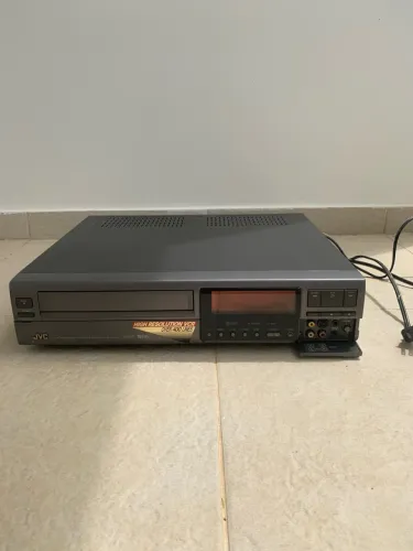 JVC HR-S4700U S-VHS no estado / Super VHS para restauração