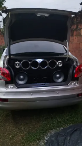 Som automotivo