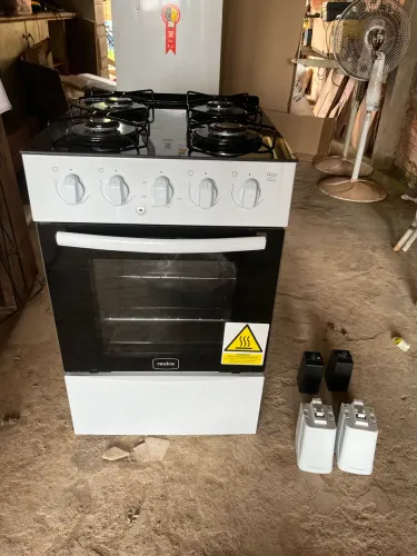 Vendo Fogão e Geladeira(NOVOS)