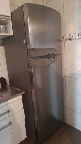 Geladeira inox Consul semi-nova