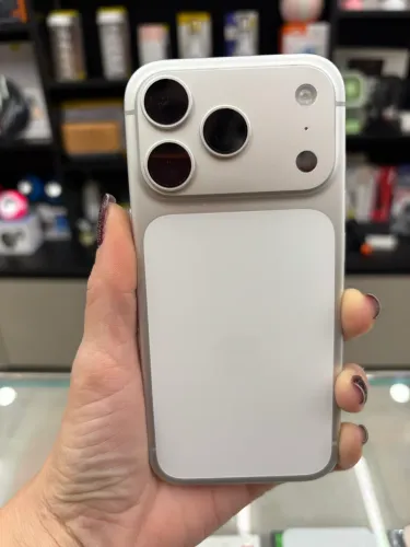 Semi novo iPhone 17 Pro 256 Branco