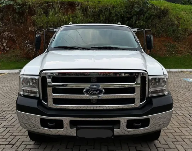 F 4000 4X4 CARROCERIA ANO 2015.