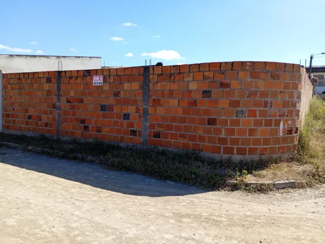 Terreno murado