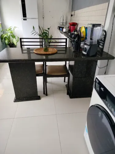 Mesa de mármore linda
