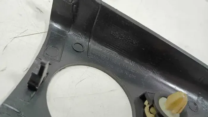 Moldura Interna Retrovisor Direit Renault Logan 1.0 3cc 2017 Preto