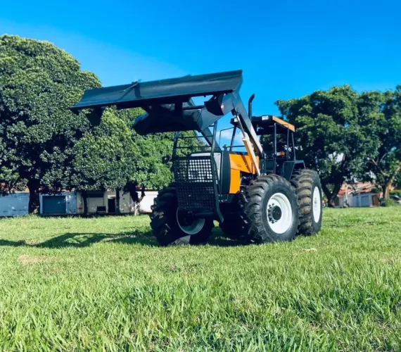 TRATOR VALTRA 