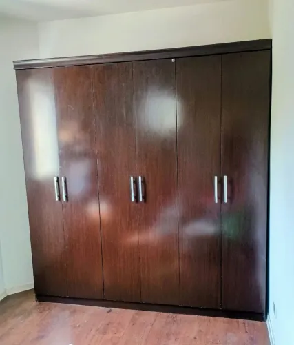 Guarda Roupa Casal Tcil mogno 6 portas, 3 gavetas com espelho