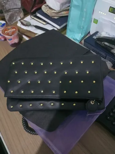 Carteira de couro legítimo com detalhes dourado