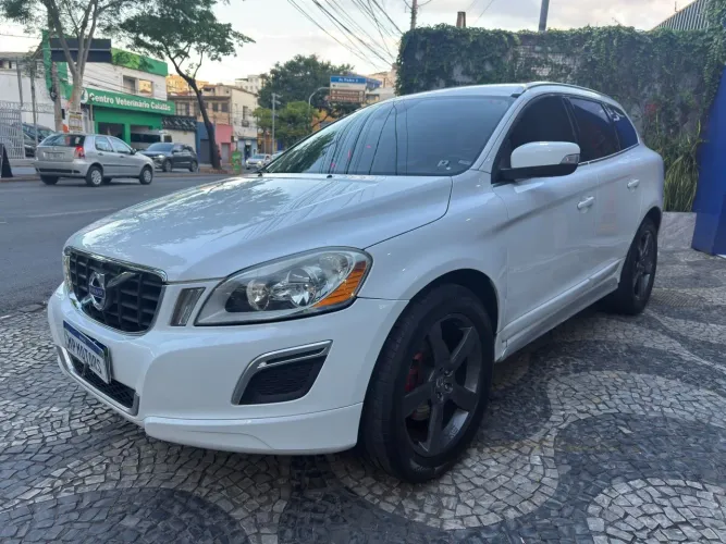 Volvo XC 60 T-5 R-design 2.0 FWD 5P 2012
