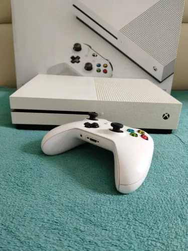 XBOX ONE S 1 TB