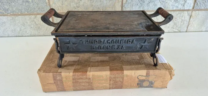 2 Bifeteiras de ferro fundido, uma usada e uma lacrada na caixa. Vende individual