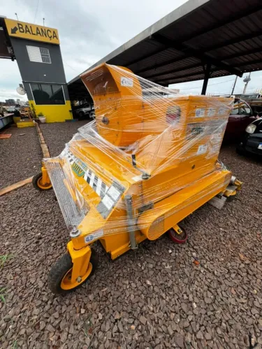Varredeira para trator, modelo CMV VC2200 ano 2022