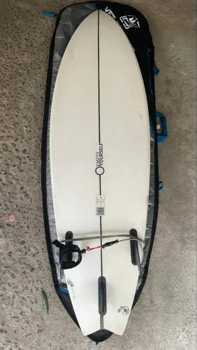 Prancha 5.10 / 30L com quilha e deck / shaper de SC