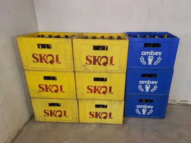 Vendo esses gradeados de cerveja Skol