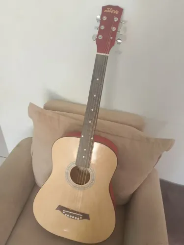 Vende-se violão semi novo
